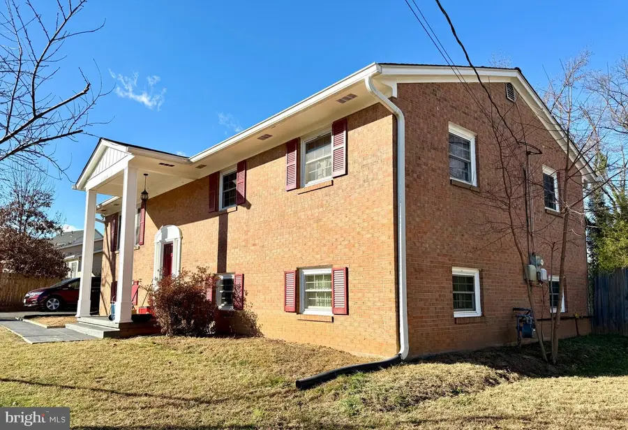 14204 Saint Clair Dr, Gainesville, VA 20155 - Image #3