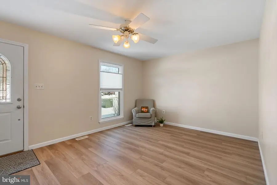 5606 Roundtree Dr, Woodbridge, VA 22193 - Image #3