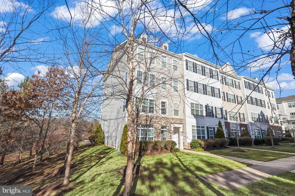 17016 Beveridge Dr, Dumfries, VA 22026 - Image #1