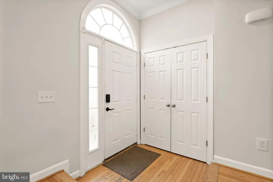 14106 Madrigal Dr, Woodbridge, VA 22193 - Image #2