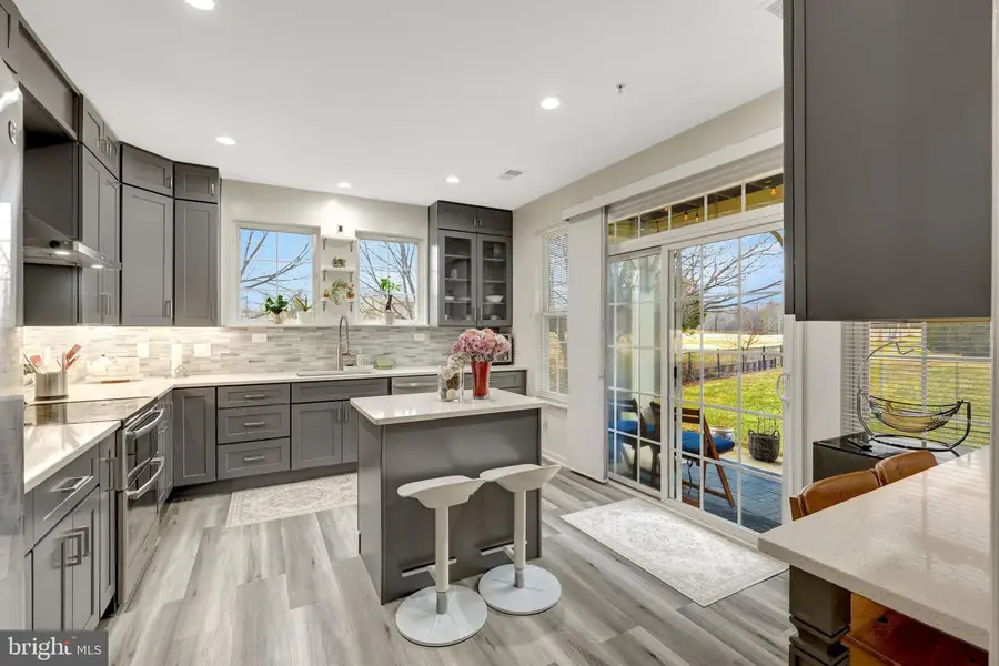 13910 Greendale Dr #33, Woodbridge, VA 22191 - Image #3