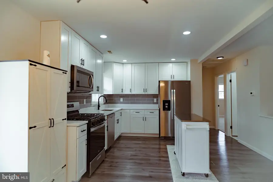 13418 Hillendale Dr, Woodbridge, VA 22193 - Image #3