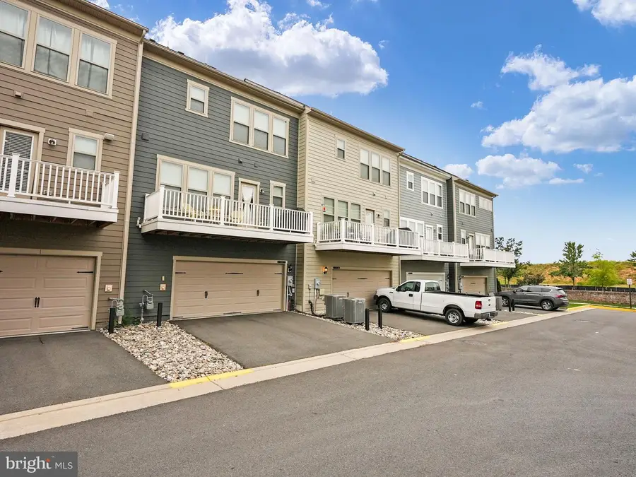 1707 Cottonwood Grove Rd, Dumfries, VA 22026 - Image #2