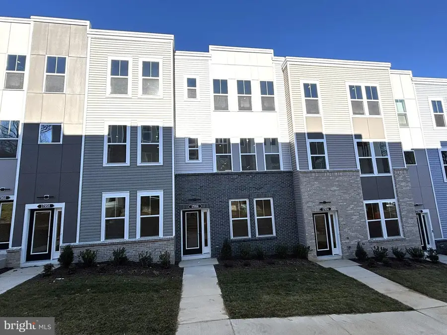 17956 Alicia Ave, Dumfries, VA 22026 - Image #2