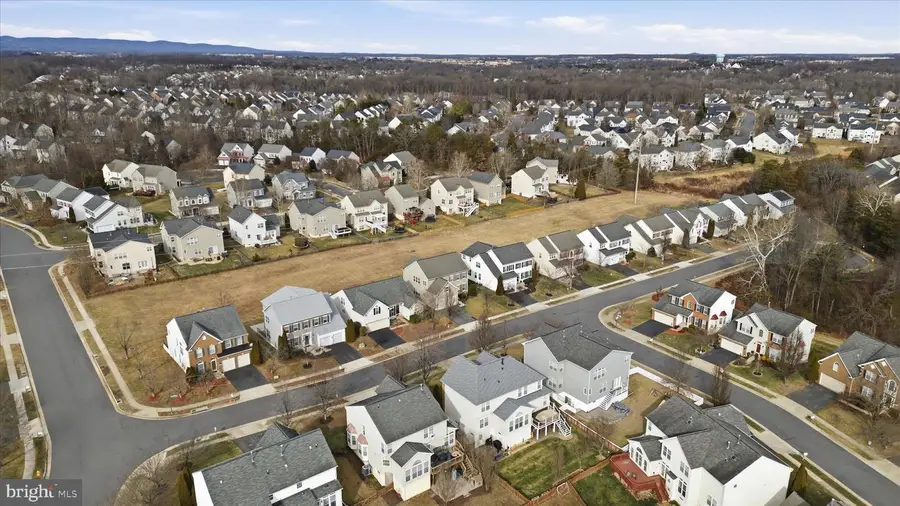 8832 Yellowthroat Ct, Gainesville, VA 20155 - Image #2