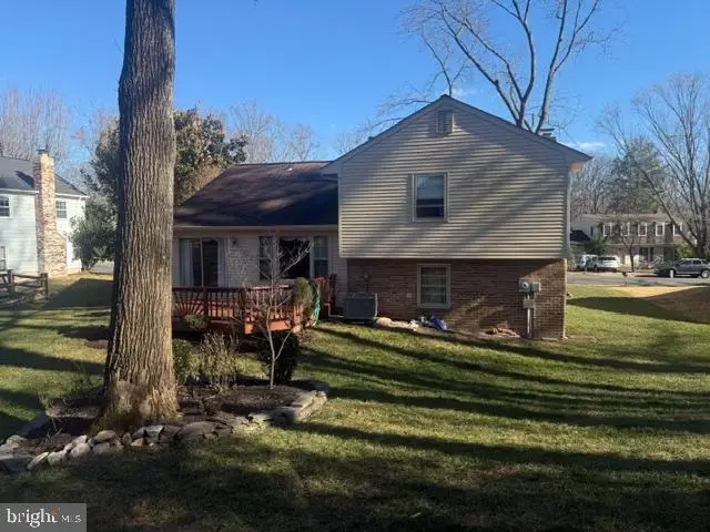 12206 Redwood Ct, Woodbridge, VA 22192 - Image #2