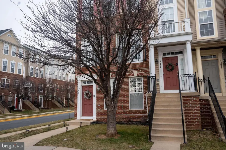 15839 John Diskin Cir, Woodbridge, VA 22191 - Image #2