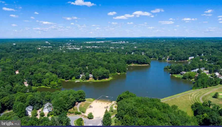 15233 Streamside Ct, Dumfries, VA 22025 - Image #2