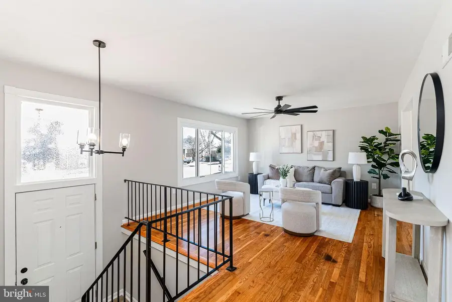 14612 Darbydale Ave, Woodbridge, VA 22193 - #2