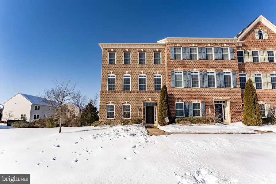 7921 Culloden Crest Ln, Gainesville, VA 20155 - Image #2