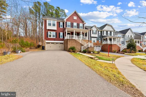 17857 Sugarberry Rd, DUMFRIES, VA 22026