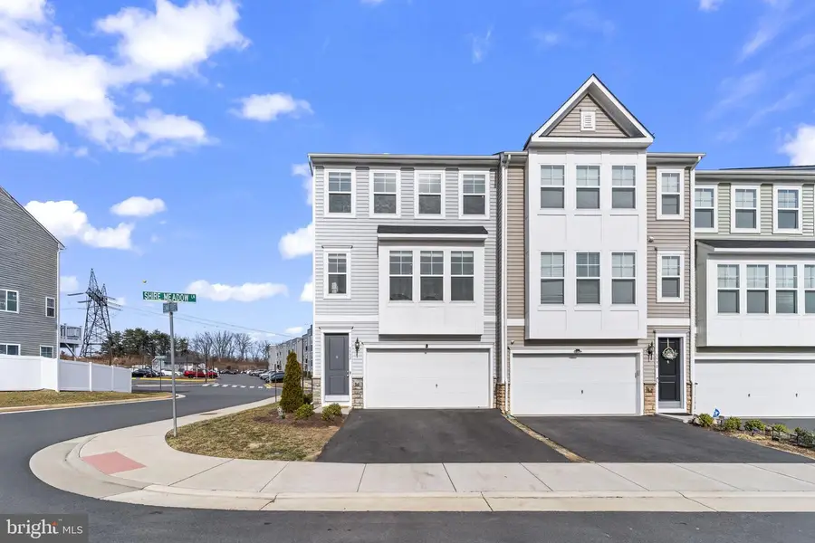 3992 Shire Meadow Ln, Triangle, VA 22172 - Image #2
