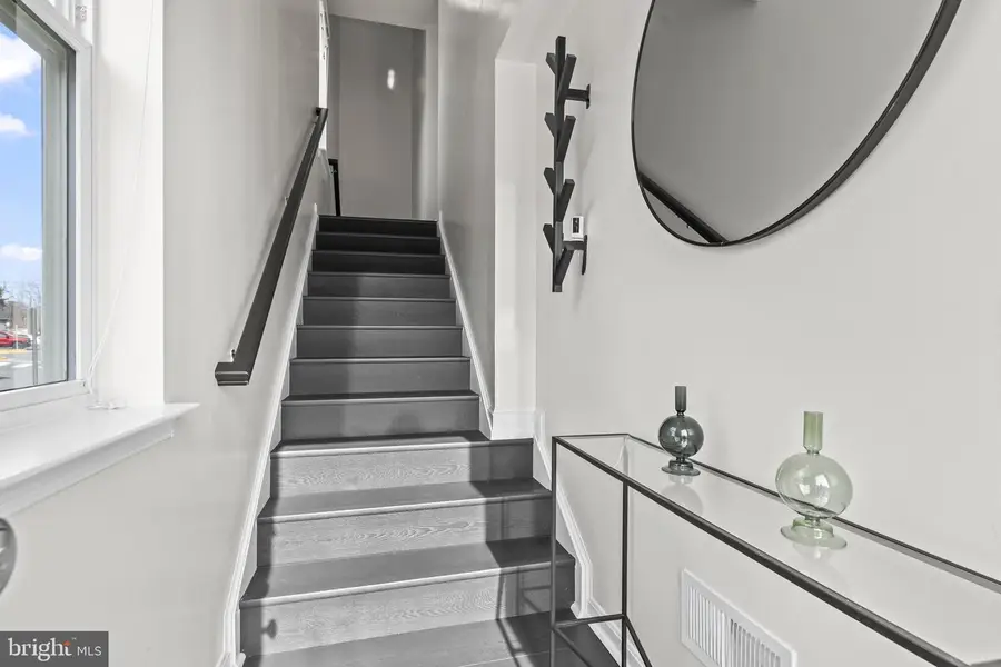 3992 Shire Meadow Ln, Triangle, VA 22172 - Image #3