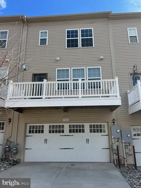 7868 Crescent Park Dr, Gainesville, VA 20155 - Image #2