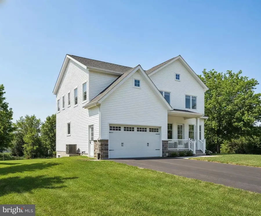 17991 Old Triangle Rd, Triangle, VA 22172 - Image #2