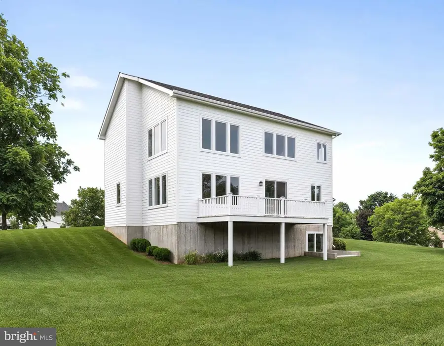 17991 Old Triangle Rd, Triangle, VA 22172 - Image #3