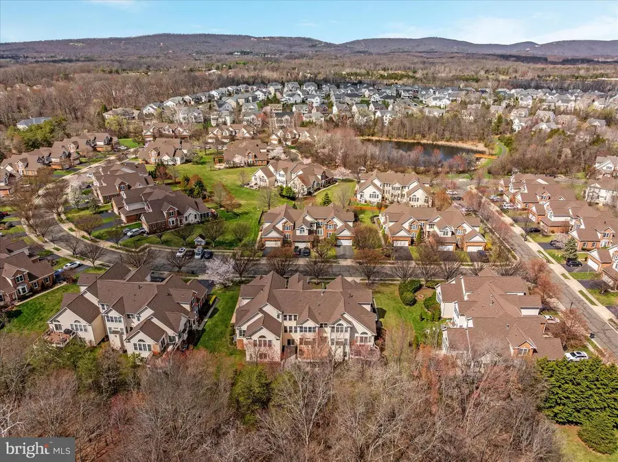 5711 Amelia Springs Cir, Haymarket, VA 20169 - #3