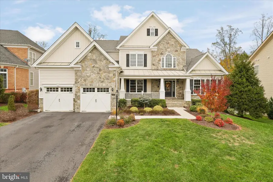 5806 Waterloo Bridge Cir, Haymarket, VA 20169 - #3