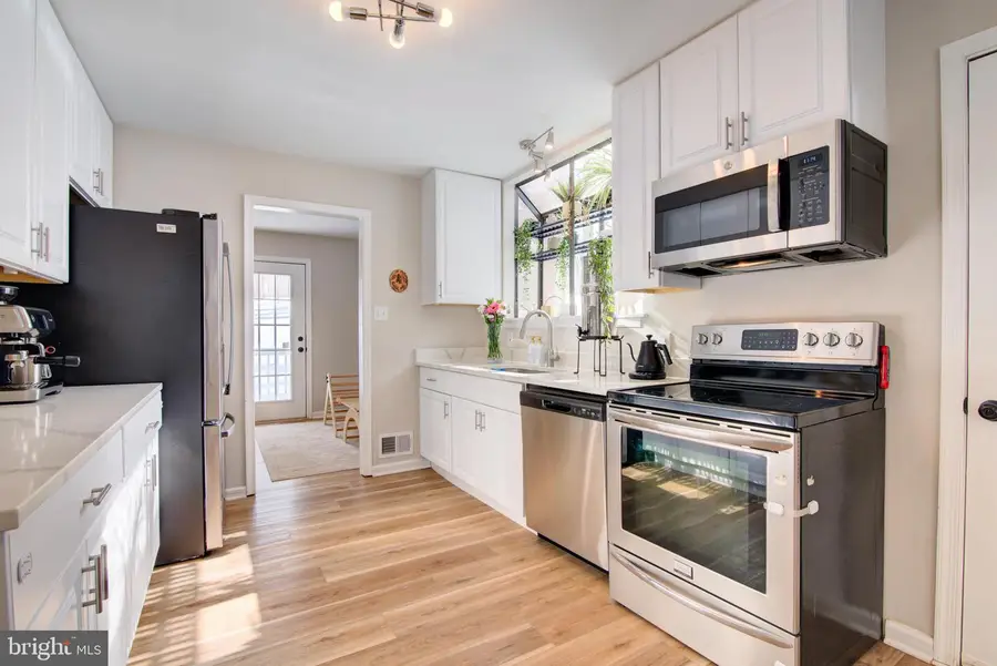 14781 Conway Dr, Manassas, VA 20112 - #2