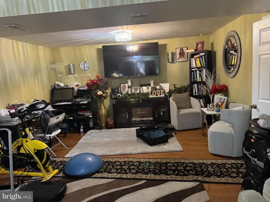 13818 Gilbert Rd, Woodbridge, VA 22193 - #2