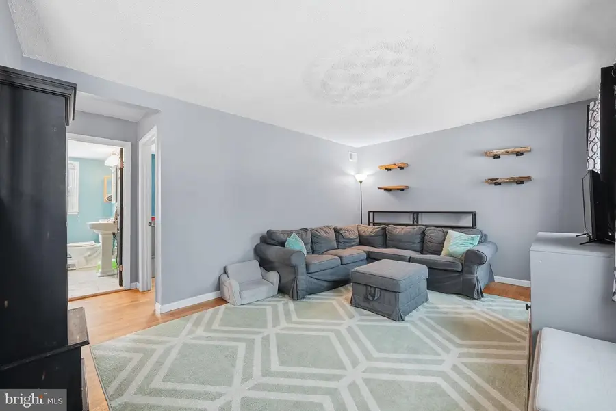 4602 Kenwood Dr, Woodbridge, VA 22193 - Image #3