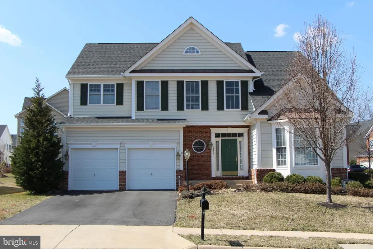 8200 Kerfoot Dr, Gainesville, VA 20155 - #1