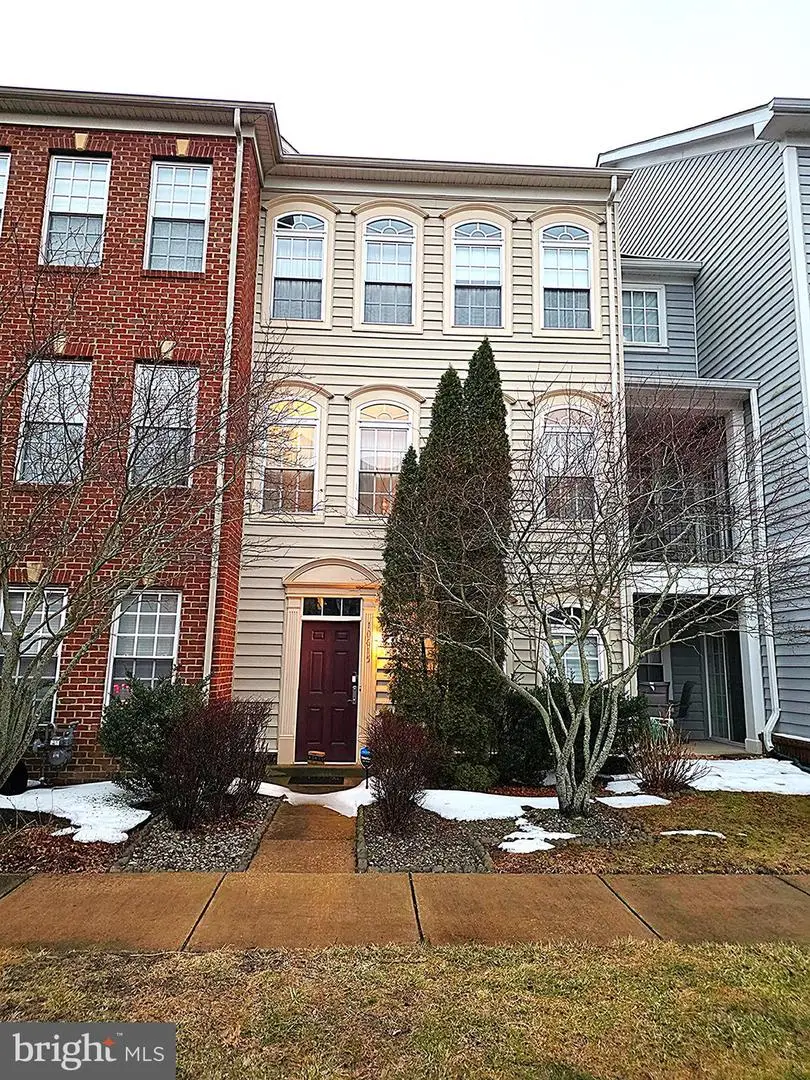 10615 Bristow Station Dr, Bristow, VA 20136 - #1