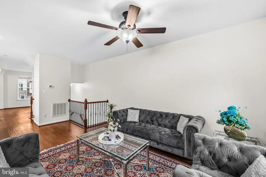 7006 Darbey Knoll Dr, Gainesville, VA 20155 - #3