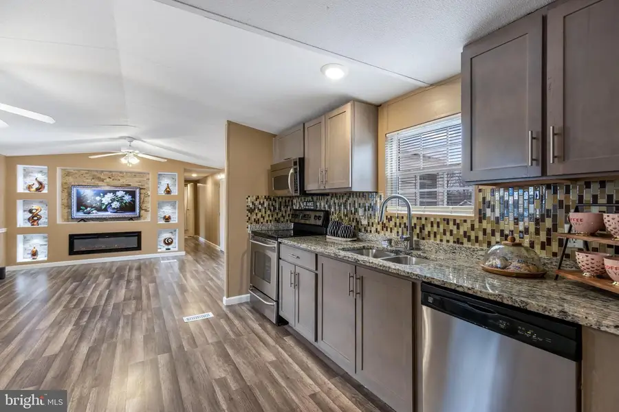 50 Dumfries Dr, Dumfries, VA 22026 - #2