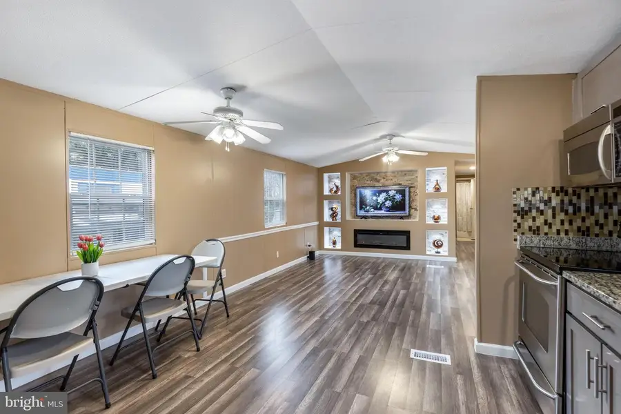 50 Dumfries Dr, Dumfries, VA 22026 - #3