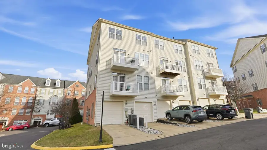 2483 Eastbourne Dr, Woodbridge, VA 22191 - #2