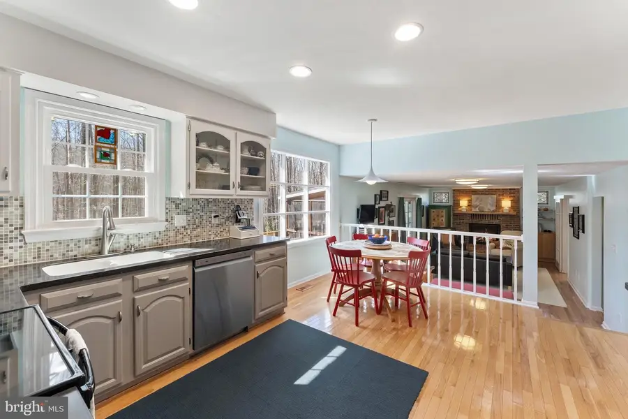 5383 Cleburne Ln, Woodbridge, VA 22192 - #3