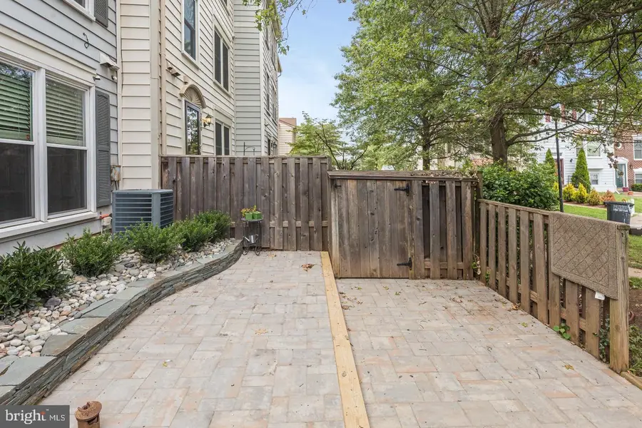 7442 Emerald Dr, Manassas, VA 20109 - #3