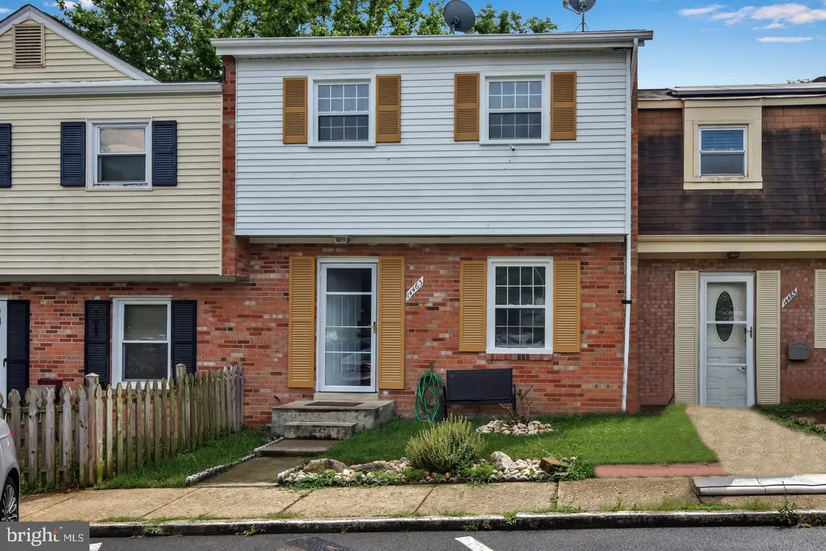 14463 Village Dr, Woodbridge, VA 22191 - #1