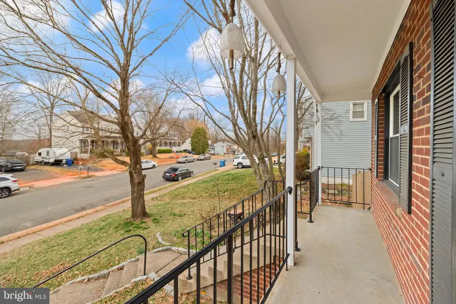 13208 Nickleson Dr, Woodbridge, VA 22193 - #2