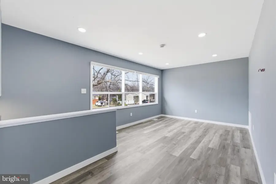 14211 Randall Dr, Woodbridge, VA 22191 - #3