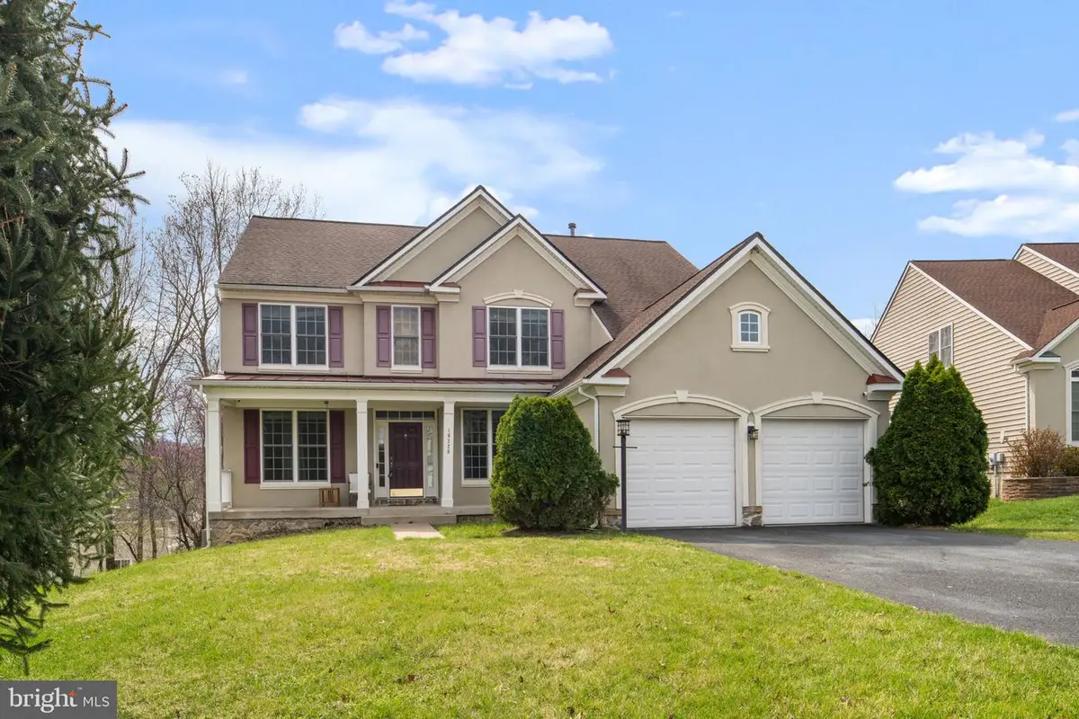 19228 Buna St, Triangle, VA 22172 - #1