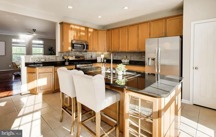 2175 Potomac Club Pkwy #11, Woodbridge, VA 22191 - #2