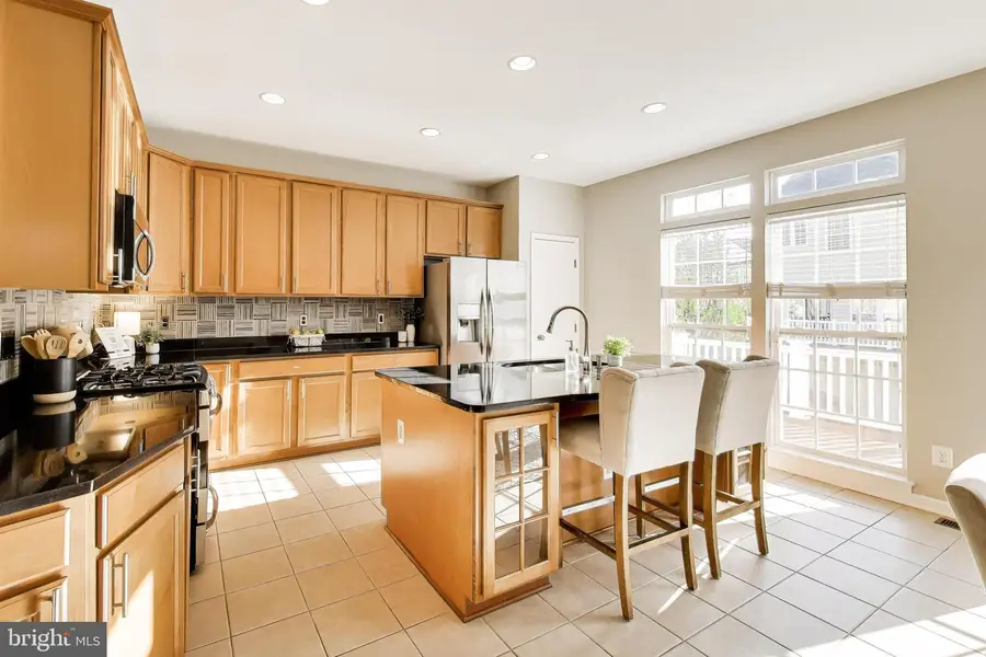 2175 Potomac Club Pkwy #11, Woodbridge, VA 22191 - #3