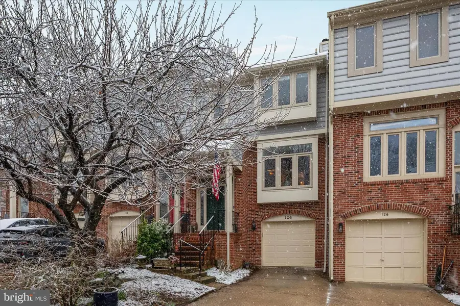 124 E Colonial Dr, Occoquan, VA 22125 - #2