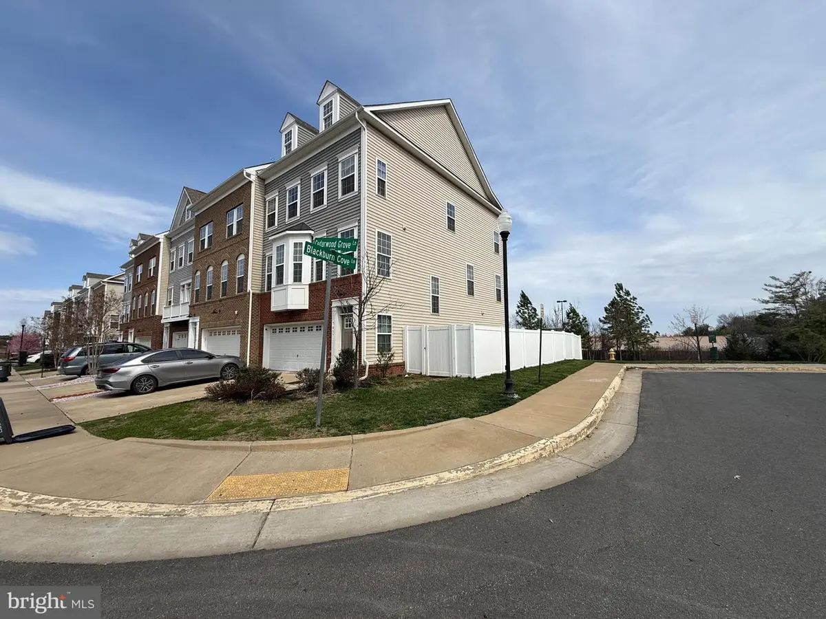 7437 Cedarwood Grove Ln, Manassas, VA 20109 - #1