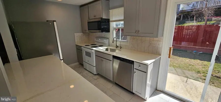 1717 Varsity Dr, Woodbridge, VA 22191 - #2