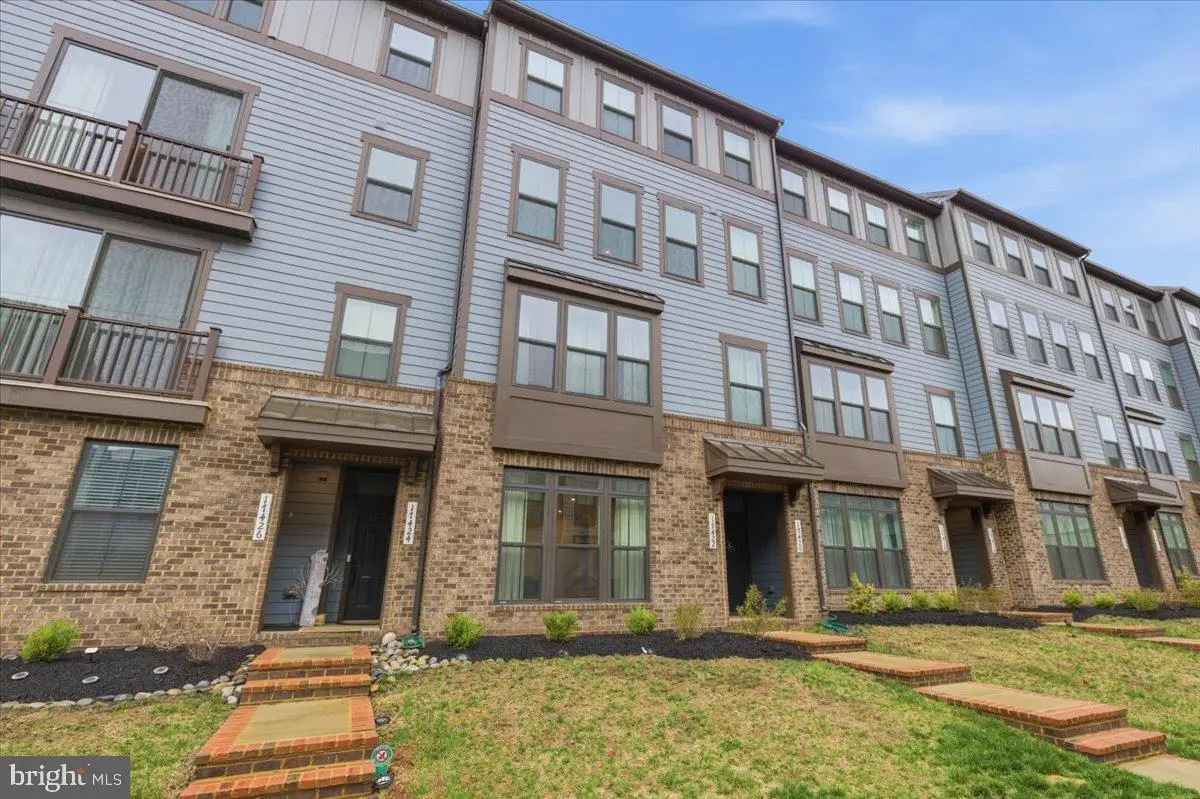 17422 Southern Shores Dr, Dumfries, VA 22026 - #1