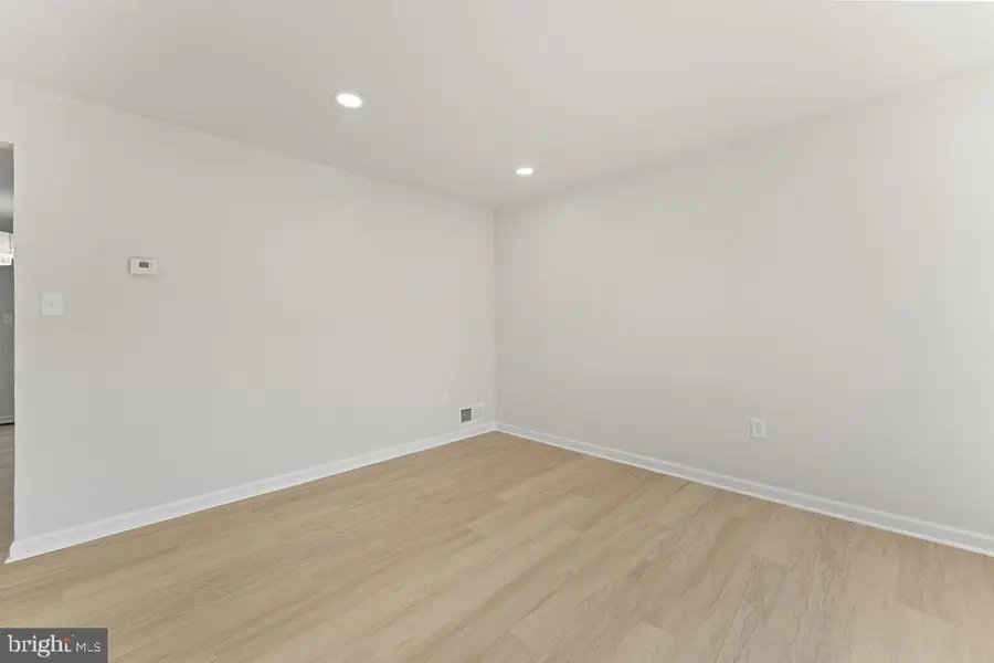 4612 Charlton Ct, Woodbridge, VA 22193 - #3