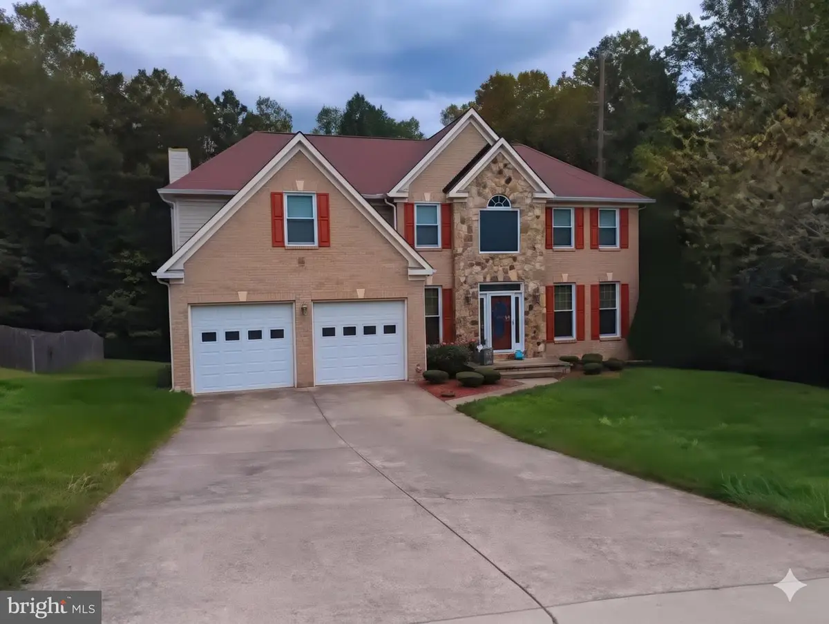 5886 Rhode Island Dr, Woodbridge, VA 22193 - #1