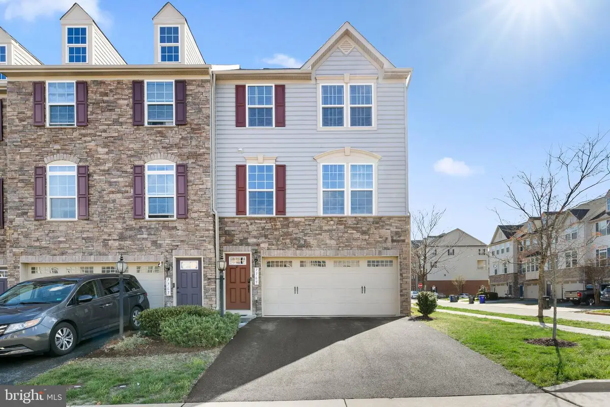 7769 Milton Cir, Gainesville, VA 20155 - #1