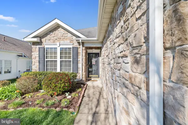 17322 Four Seasons Dr, DUMFRIES, VA 22025