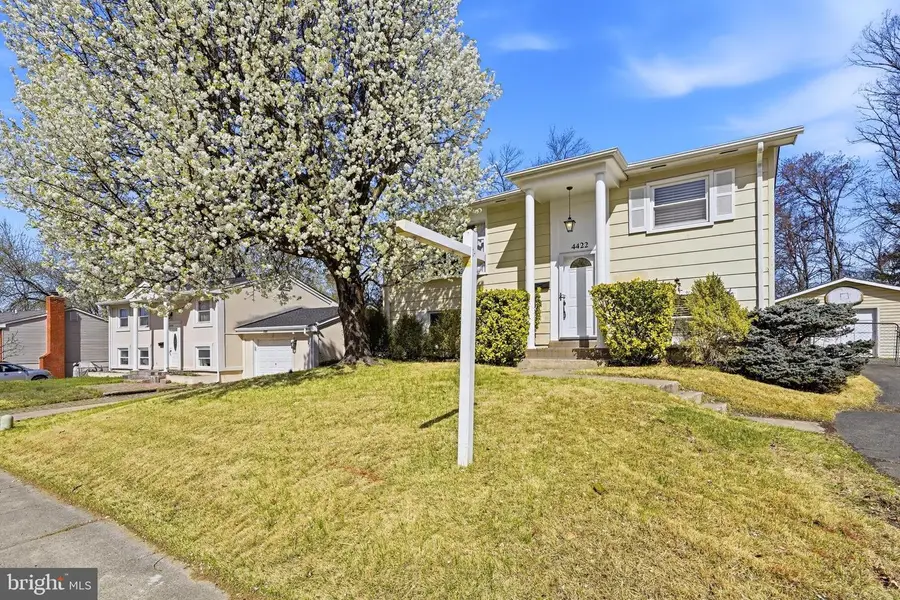 4422 Hamilton Dr, Woodbridge, VA 22193 - #2