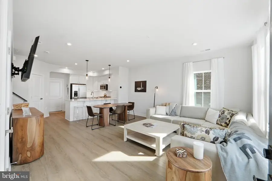 1670 Kirkman St, Dumfries, VA 22026 - #3