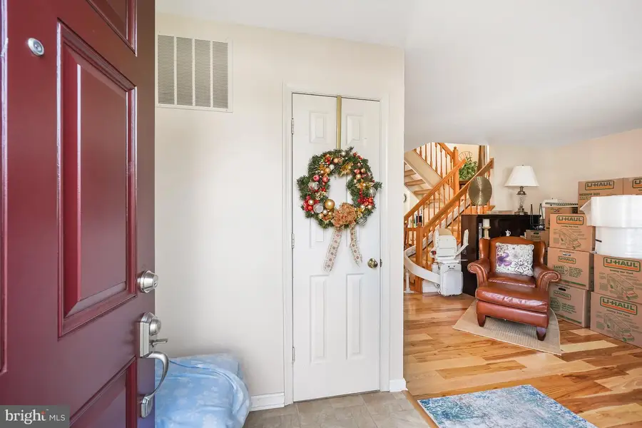 12863 Hunterbrook Dr, Woodbridge, VA 22192 - #3